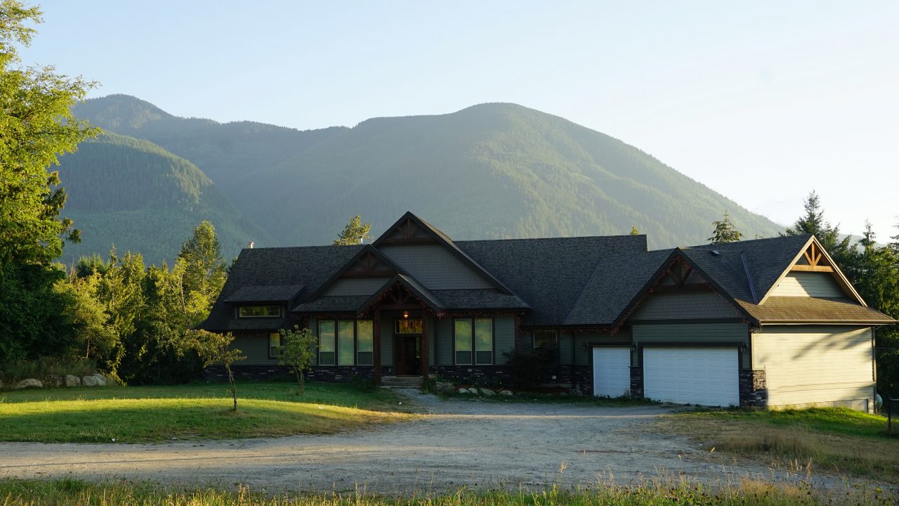 The Luxe Farmhouse at Santé Mountain Retreat with mountain views