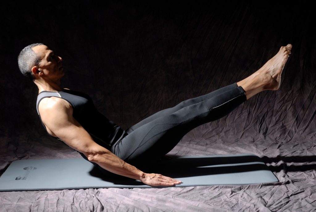 Ralph, fitness director at Santé Mountain Retreat, coaching in the gym